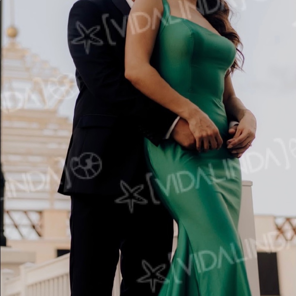 Sherri Hill Gown - Picture 1 of 3